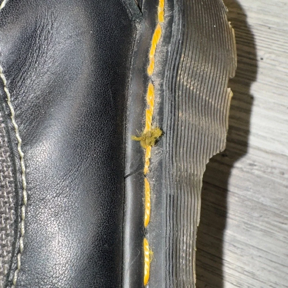 DR. MARTENS Docs DM's Chunky Leather Lace Up Boot‎ Shoes Kids Size UK 4 ENGLAND